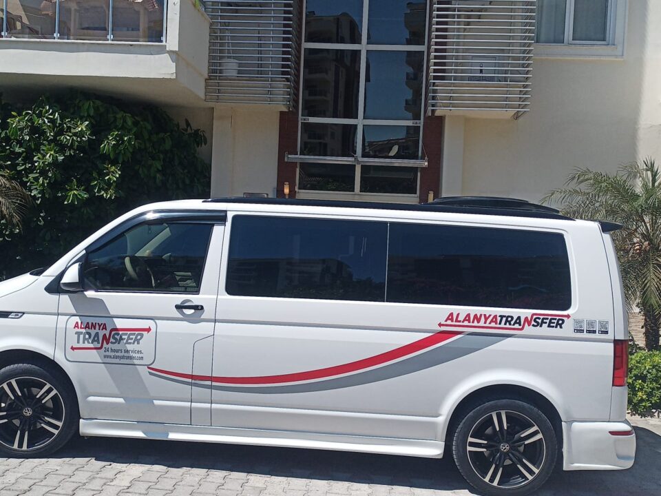 Exclusive Private Transfer Services from Belek to Kundu